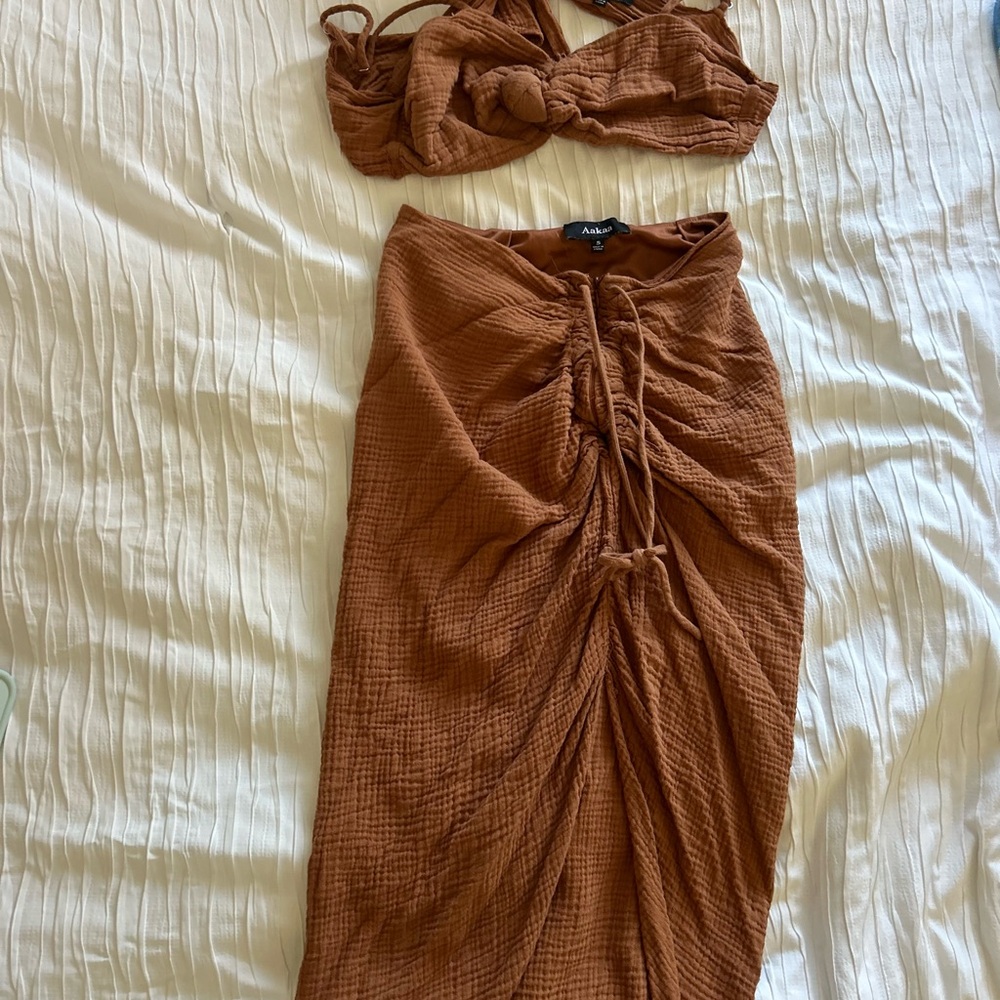 ALOHAS Tan Ruched Skirt Set